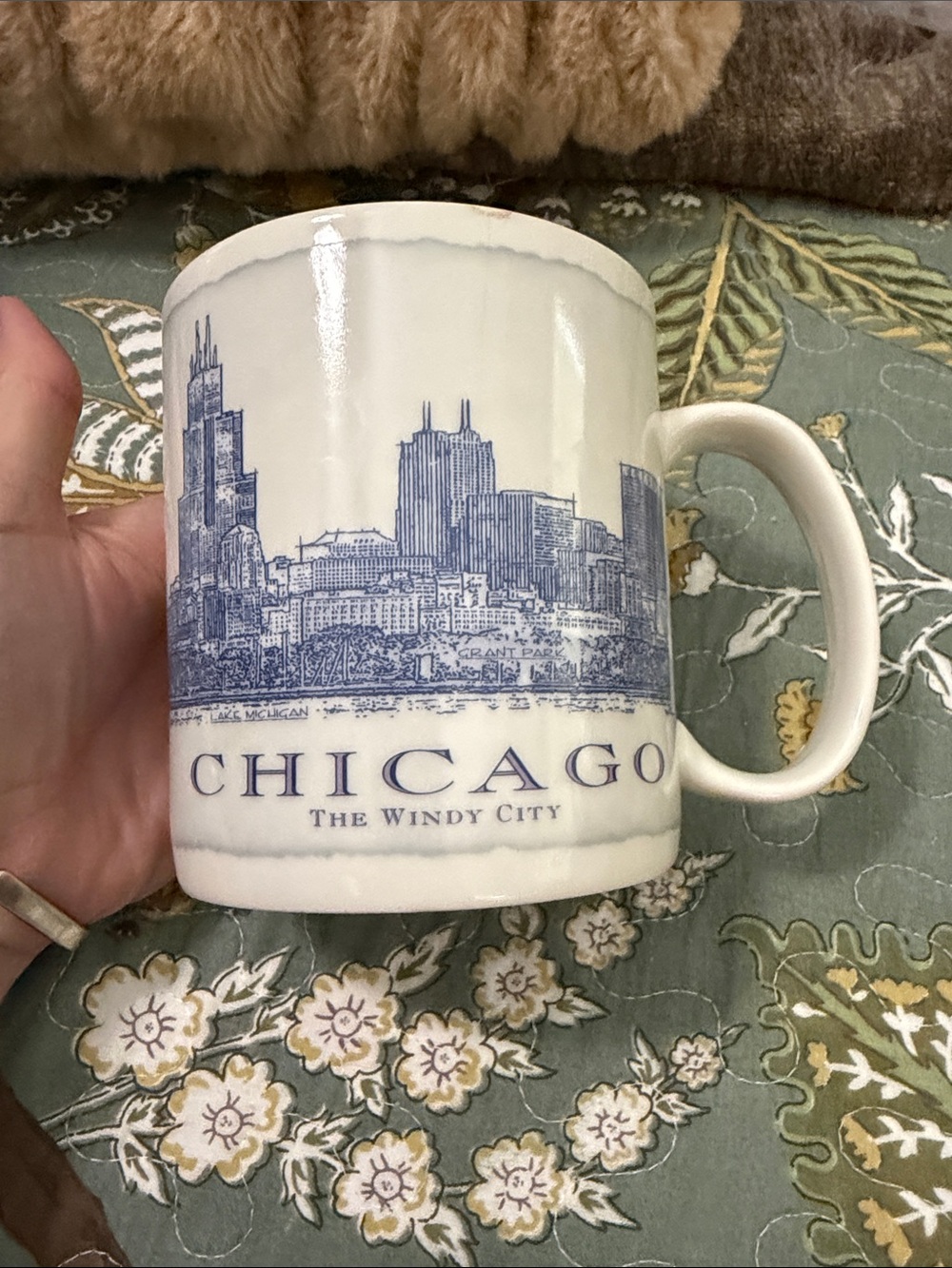 Starbucks Chicago The Windy City Blue & White oversized collectible Mug